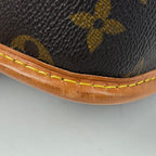 Louis Vuitton Sologne Crossbody Shoulder Bag Monogram Brown — view 4