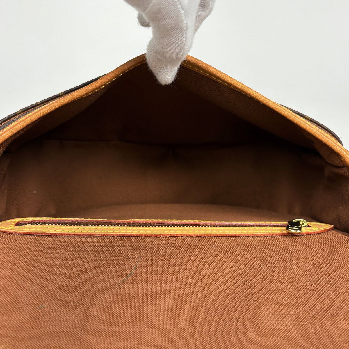 Louis Vuitton Sologne Crossbody Shoulder Bag Monogram Brown — view 8