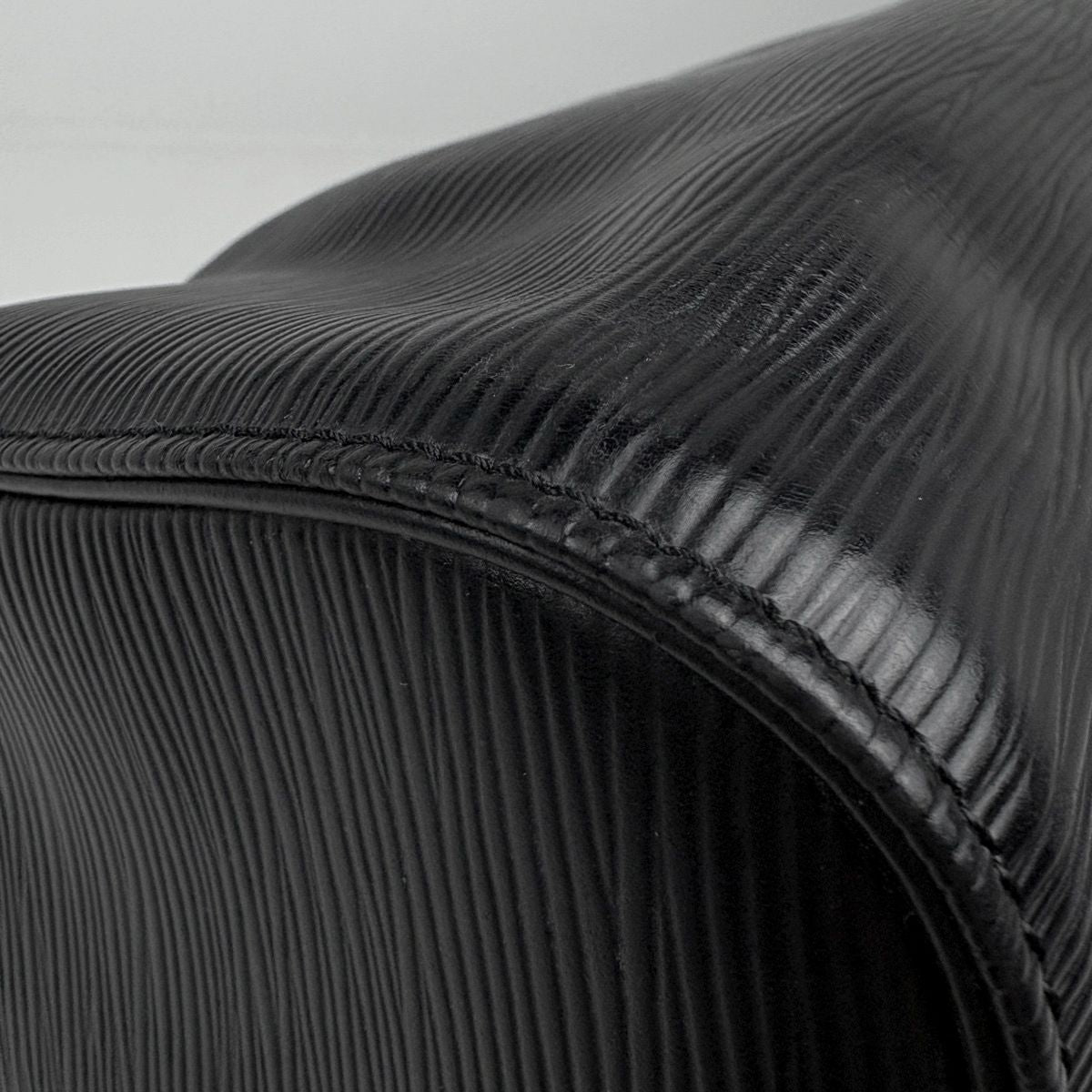 Louis Vuitton Speedy 35 Boston Bag Epi Noir — view 3