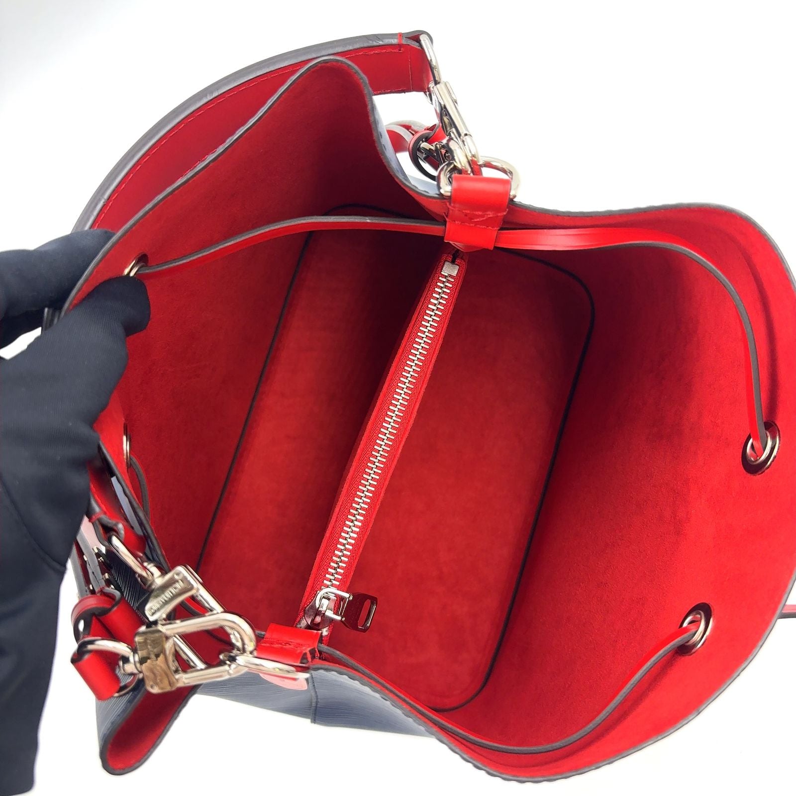 Louis Vuitton Neo Noe Epi Andigo Blue Leather Navy Red Handbag Silver — view 3