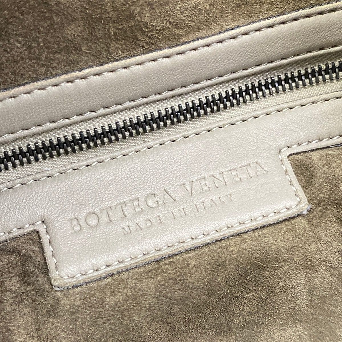 Bottega Veneta Shoulder Bag Montaigne Gray Leather — view 8