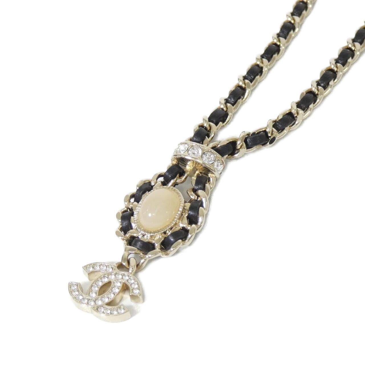 Chanel Necklace Gold