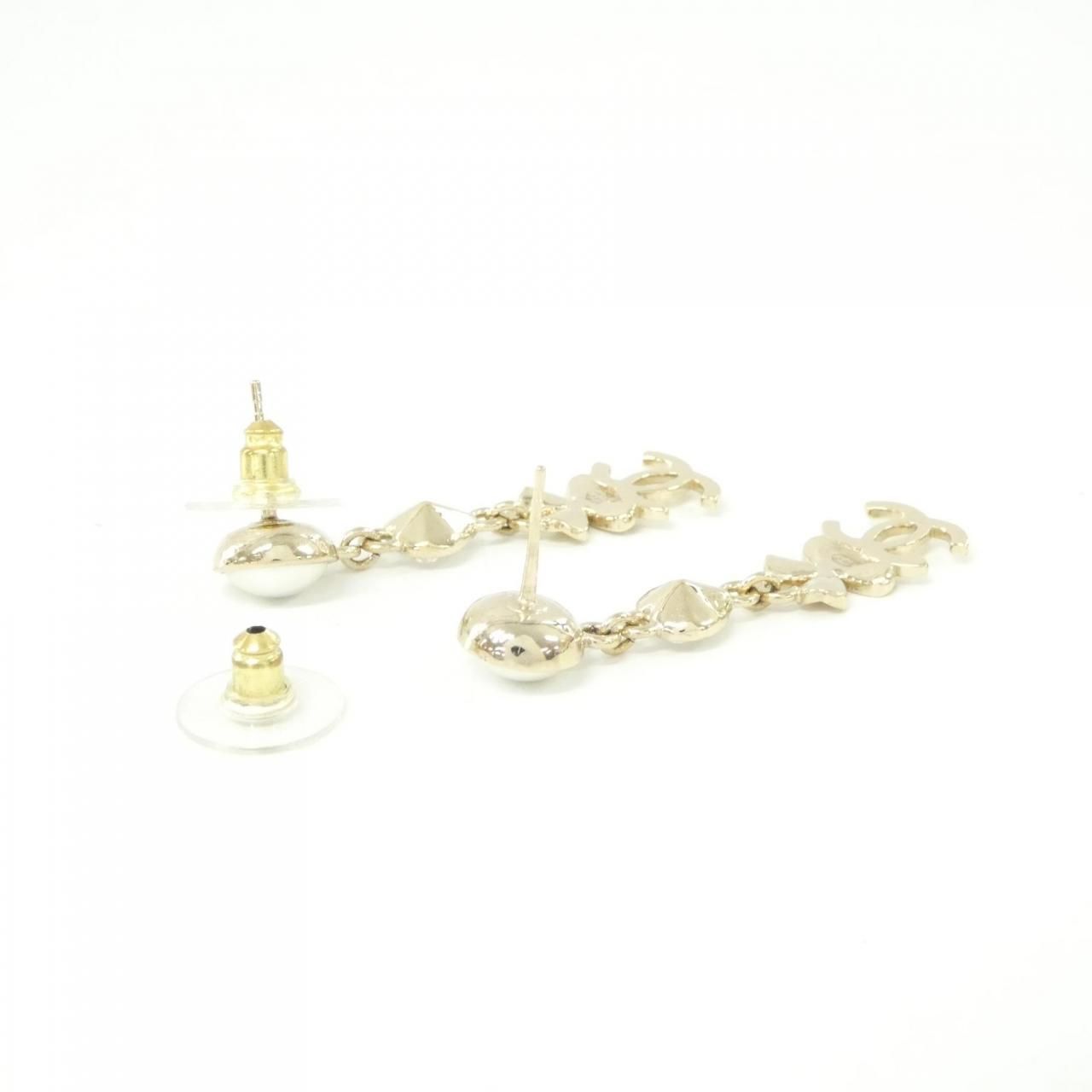 Chanel Earrings Gold — view 3