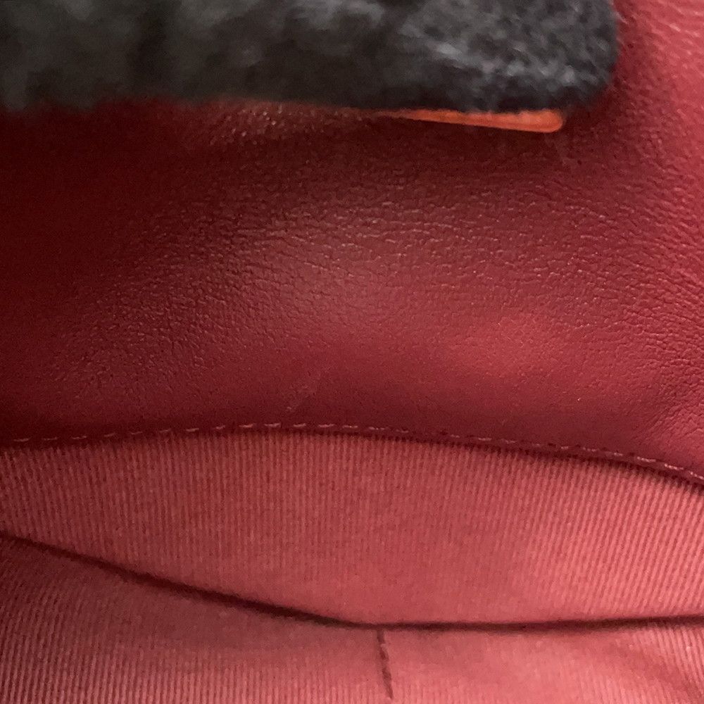 Chanel Chain Shoulder Bag Quilted Heart — view 9