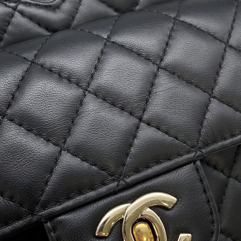 Chanel Chain Shoulder Bag Quilted Heart — view 8