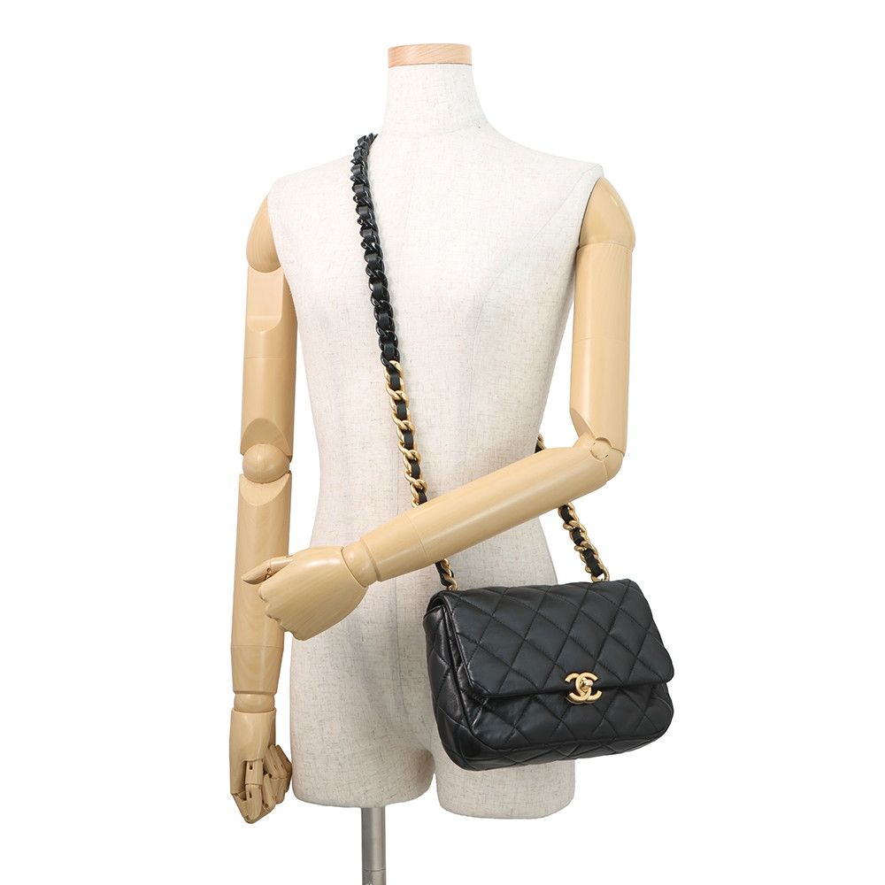 Chanel Chain Shoulder Bag Small Quilted CC Logo Lambskin Black — view 4