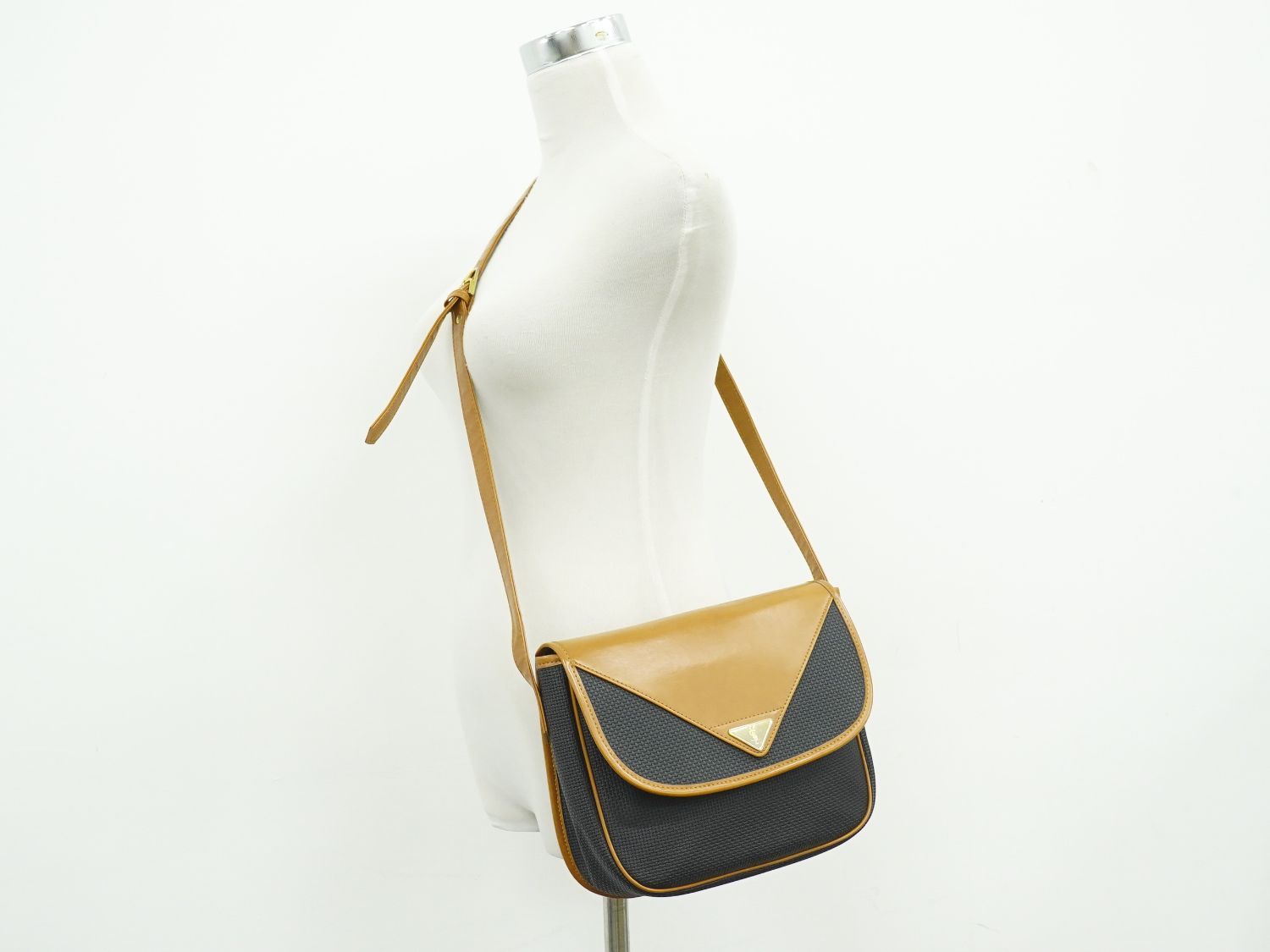 Saint Laurent YSL Shoulder Bag Pochette Black Brown — view 6