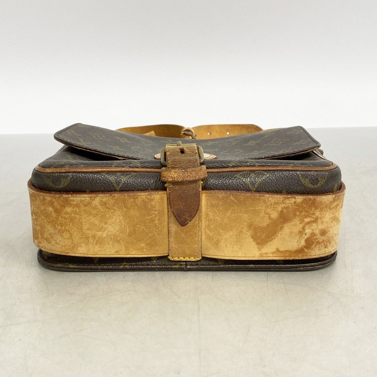 Louis Vuitton Shoulder Bag Monogram Cartouchiere Brown — view 3