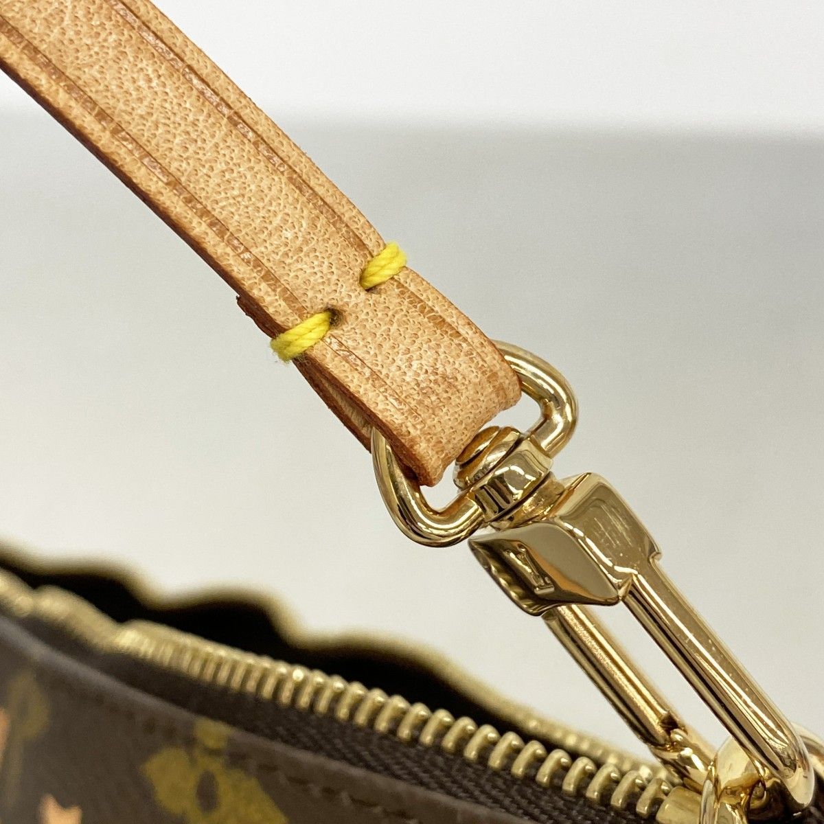 Louis Vuitton Pouch Monogram Graffiti Pochette Peach — view 7