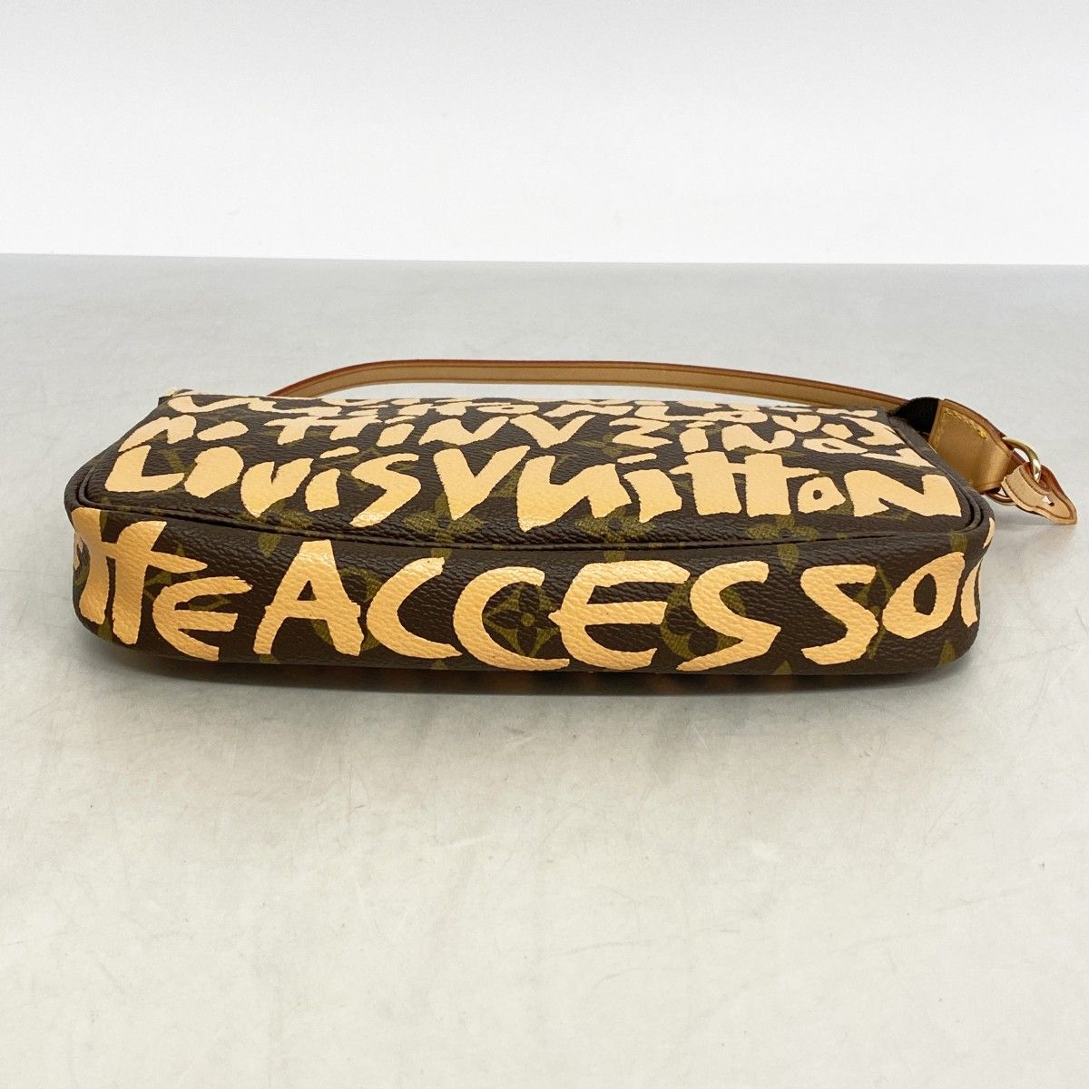 Louis Vuitton Pouch Monogram Graffiti Pochette Peach — view 3
