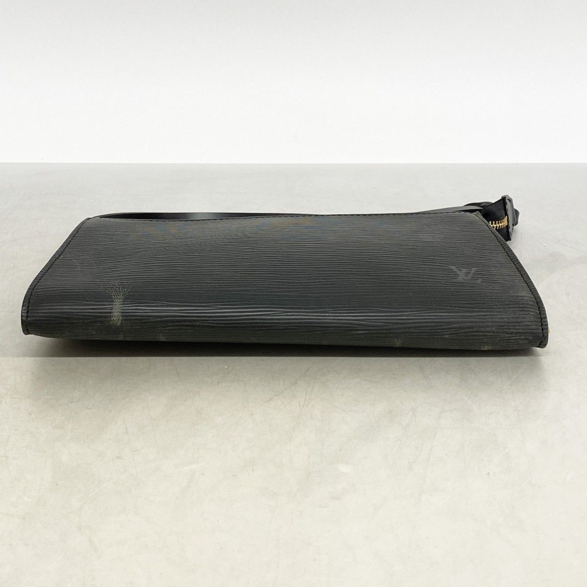 Louis Vuitton Pouch Epi Pochette Noir — view 3