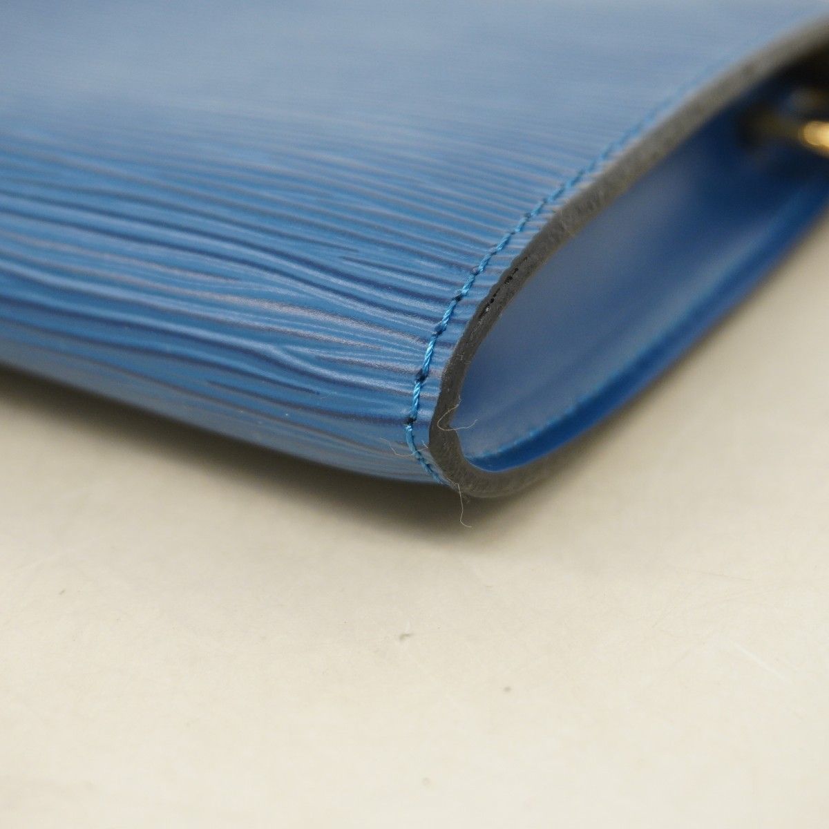 Louis Vuitton Pouch Epi Pochette Toledo Blue — view 6