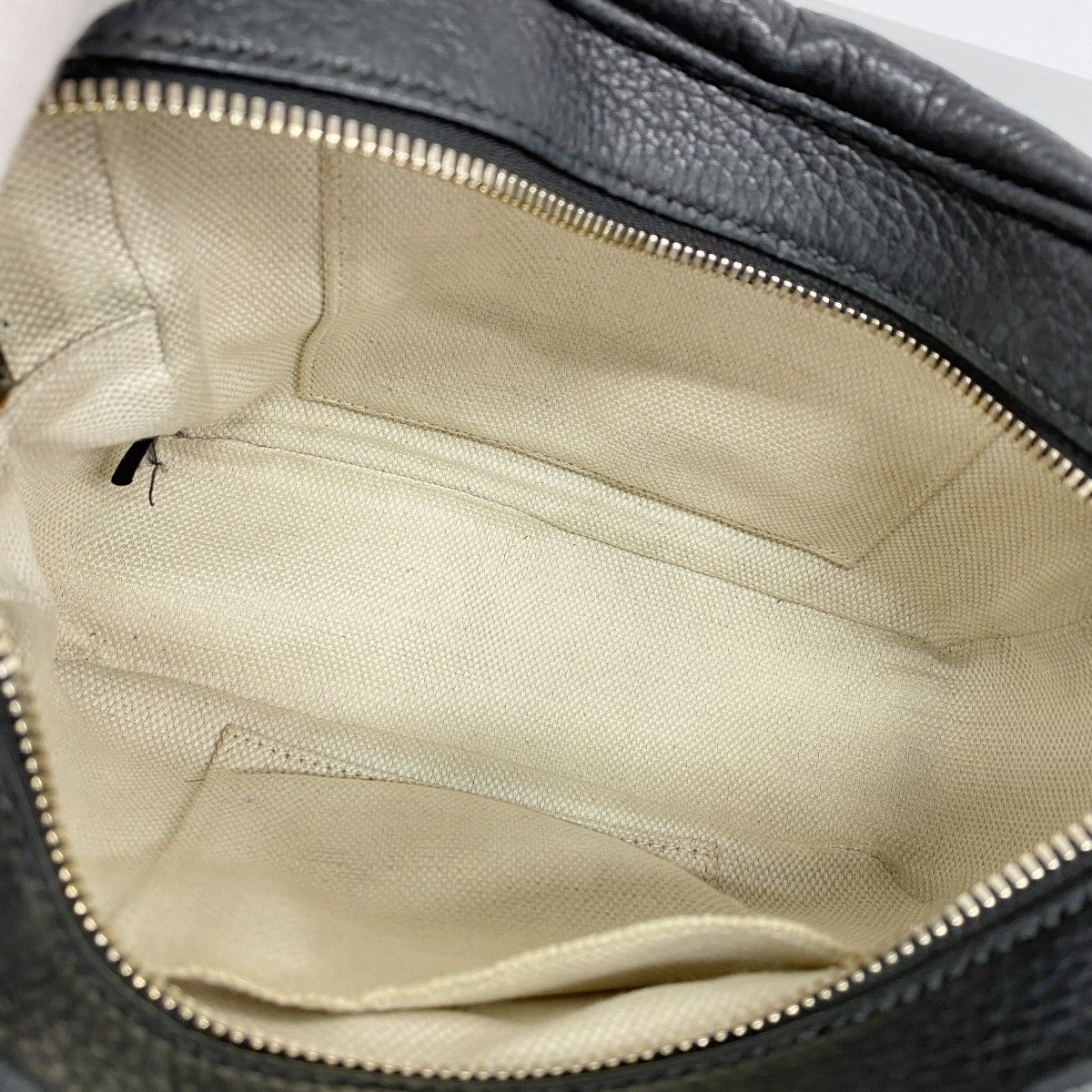 Gucci Shoulder Bag Soho Leather Black Champagne Gold — view 4