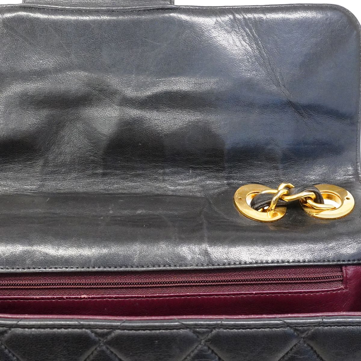 Chanel Shoulder Bag Deca Quilted Lambskin Black Gold — view 9