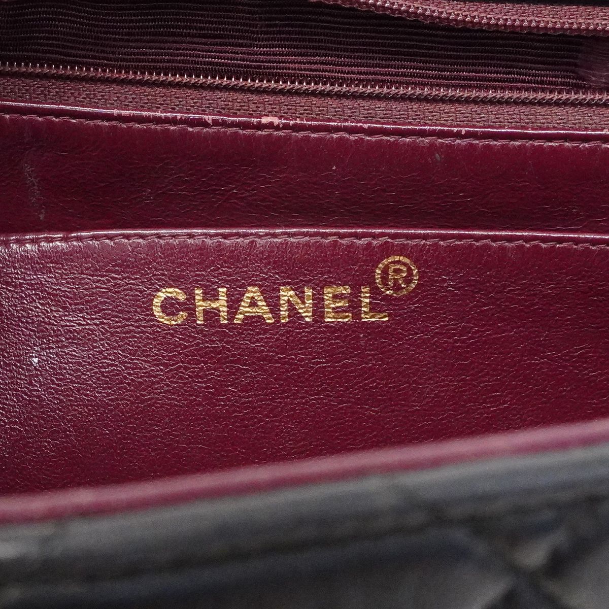Chanel Shoulder Bag Deca Quilted Lambskin Black Gold — view 5