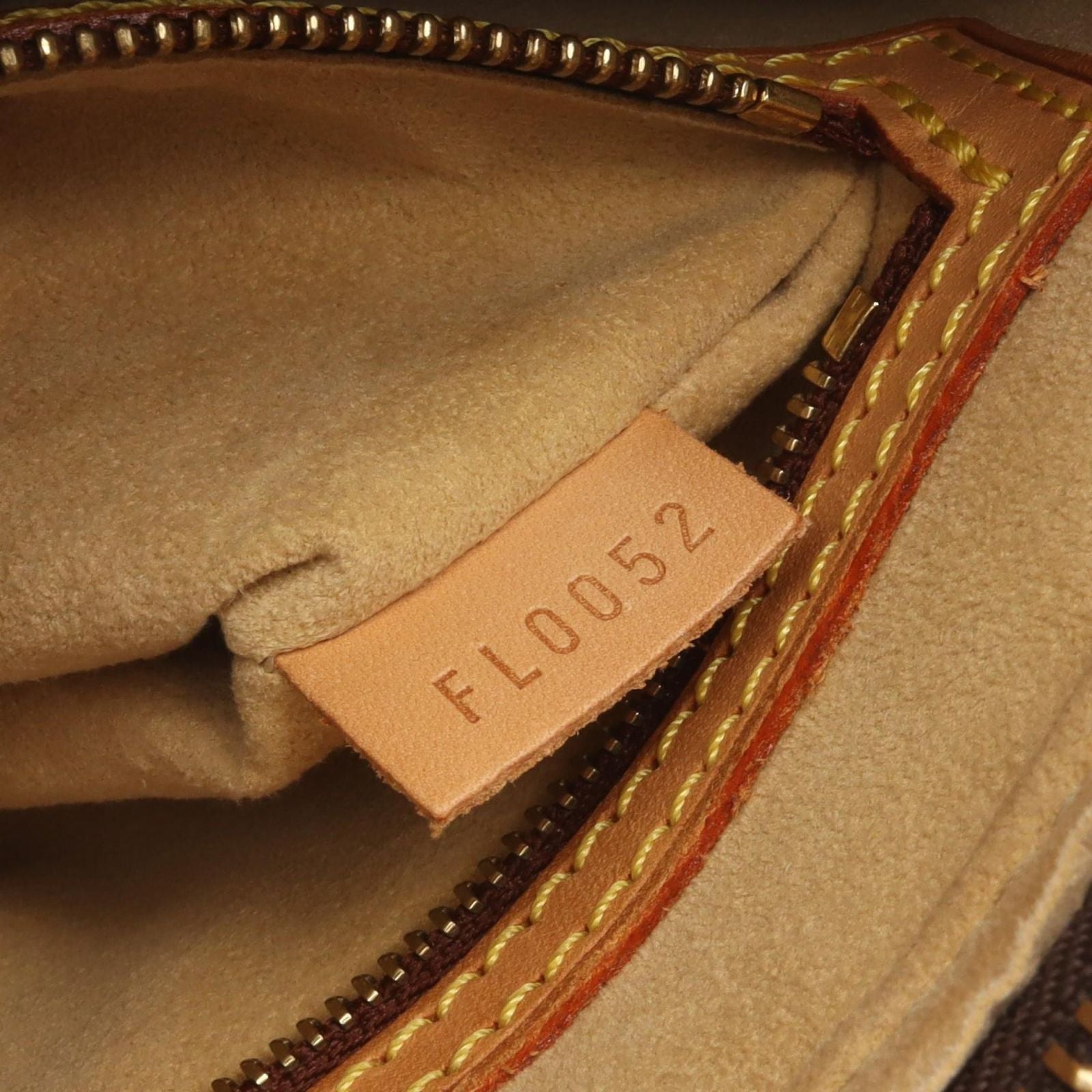 Louis Vuitton Shoulder Bag Looping Canvas Leather — view 5