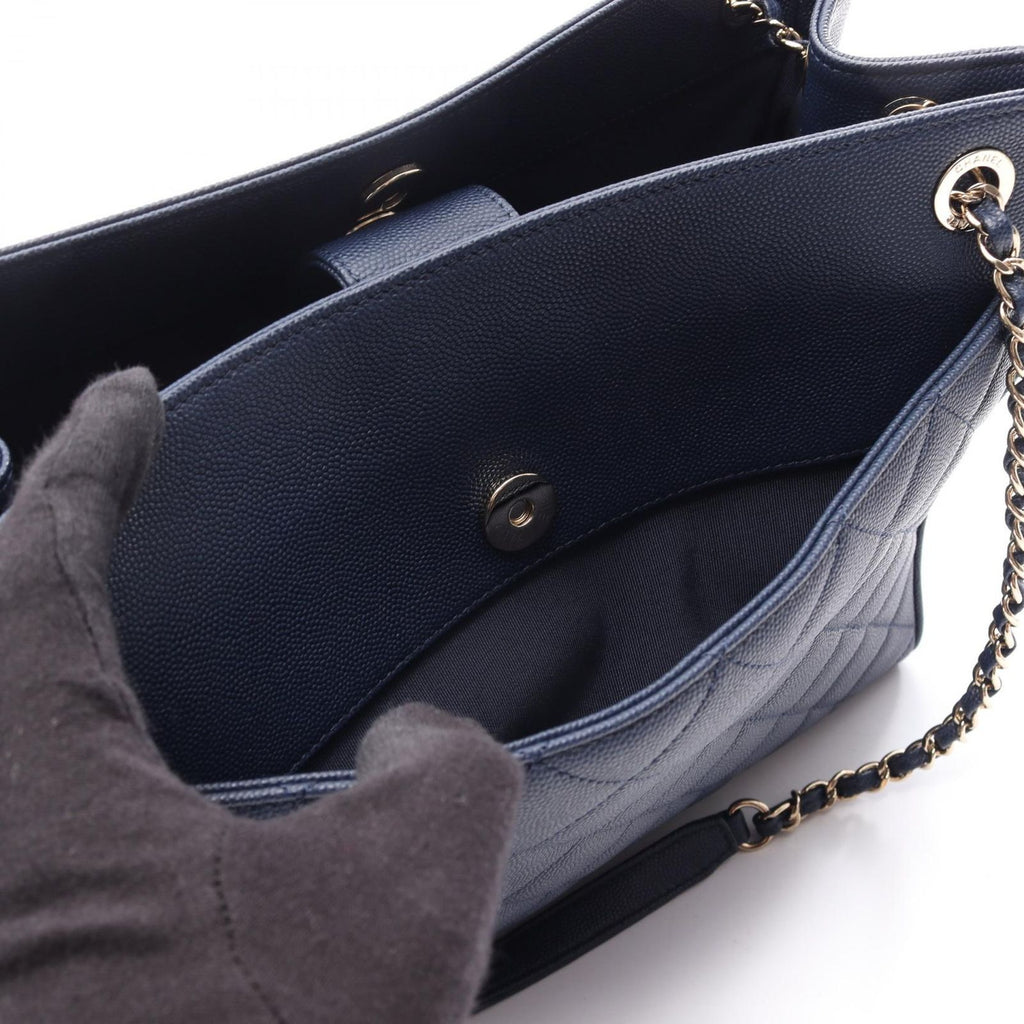 Chanel Shoulder Bag Quilted Navy Caviar Leather Chain — view 8