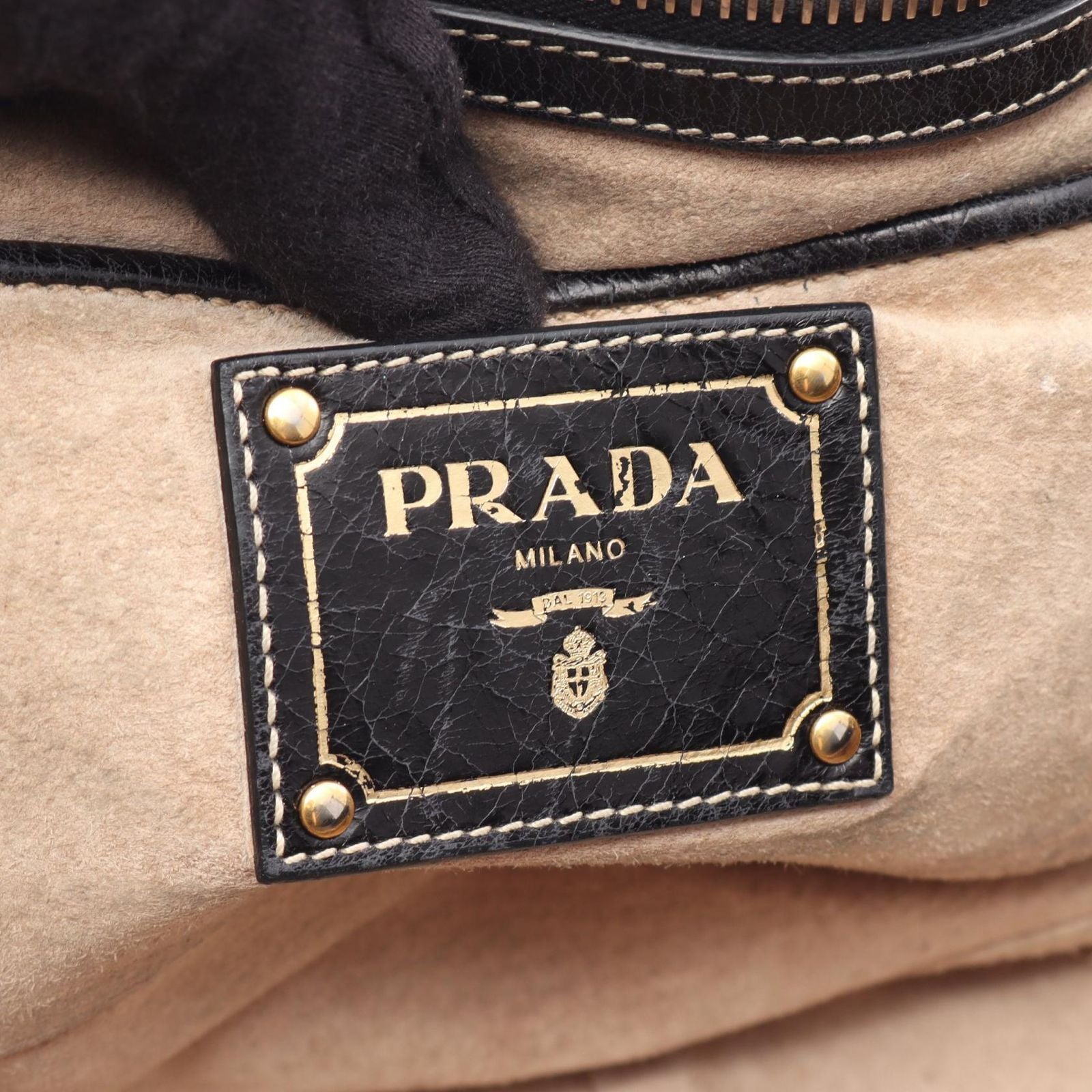 Prada Shoulder Bag Vitello Shine Black Leather Chain — view 4