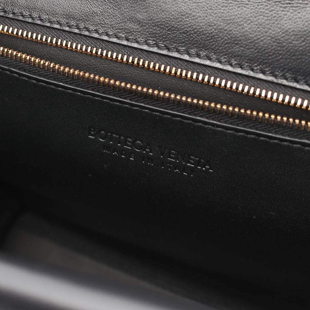 Bottega Veneta Shoulder Bag the Clip Black Leather — view 4