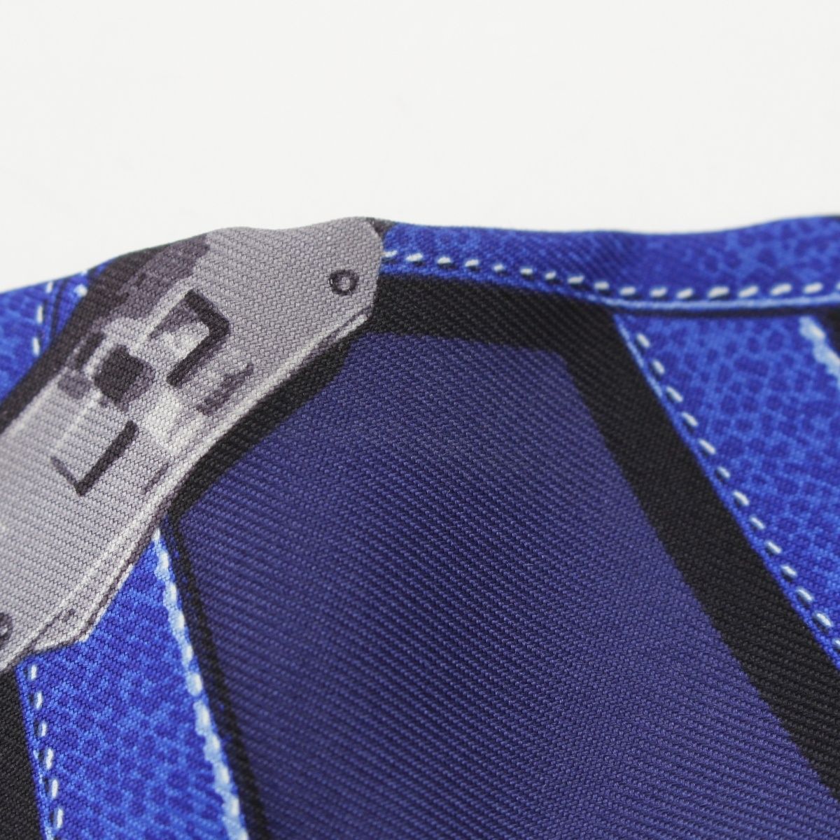 Hermes Twilly Silk Kelly Croam Motif Belt Pattern Scarf Blue — view 9