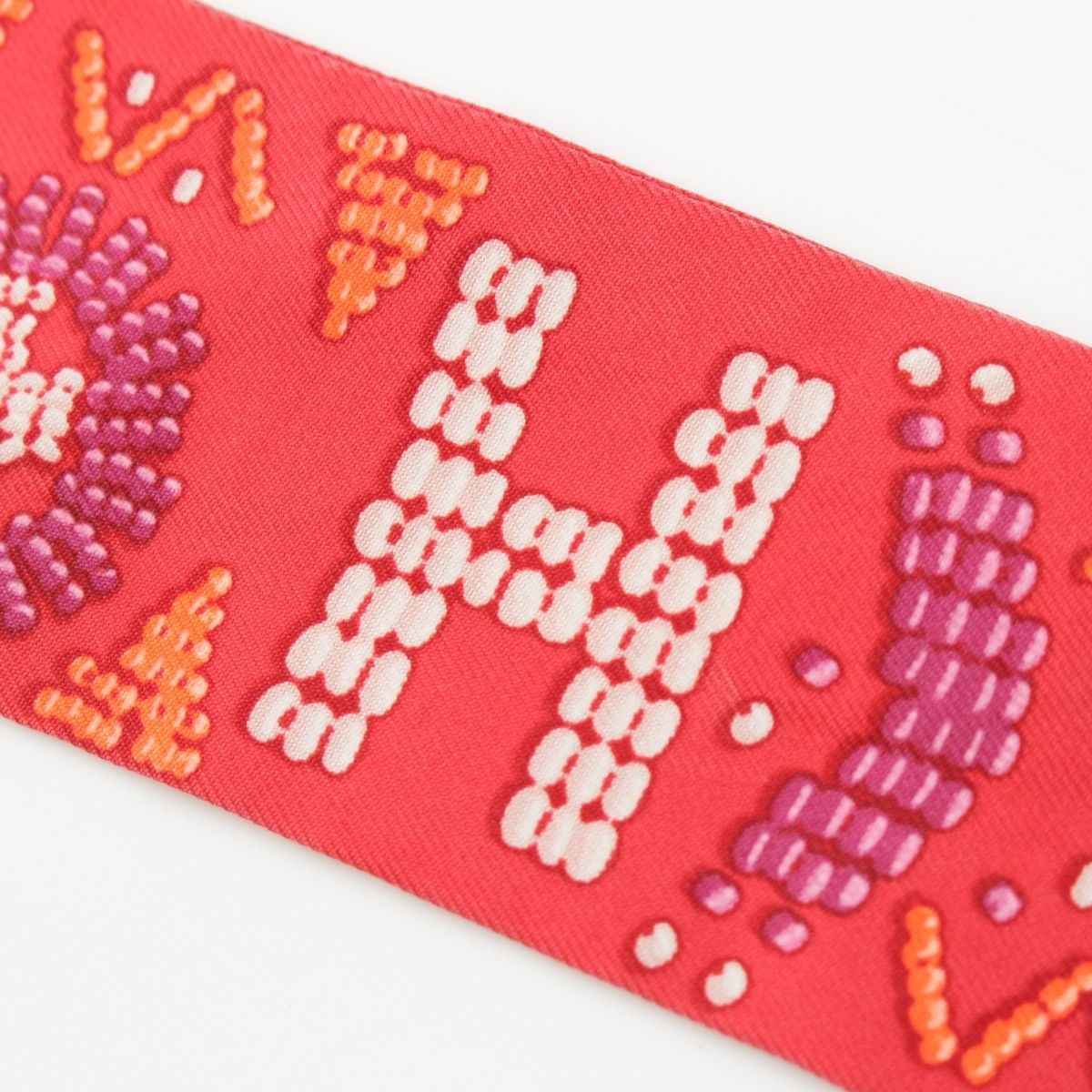 Hermes Twilly Kelly en Perles Silk Scarf — view 5