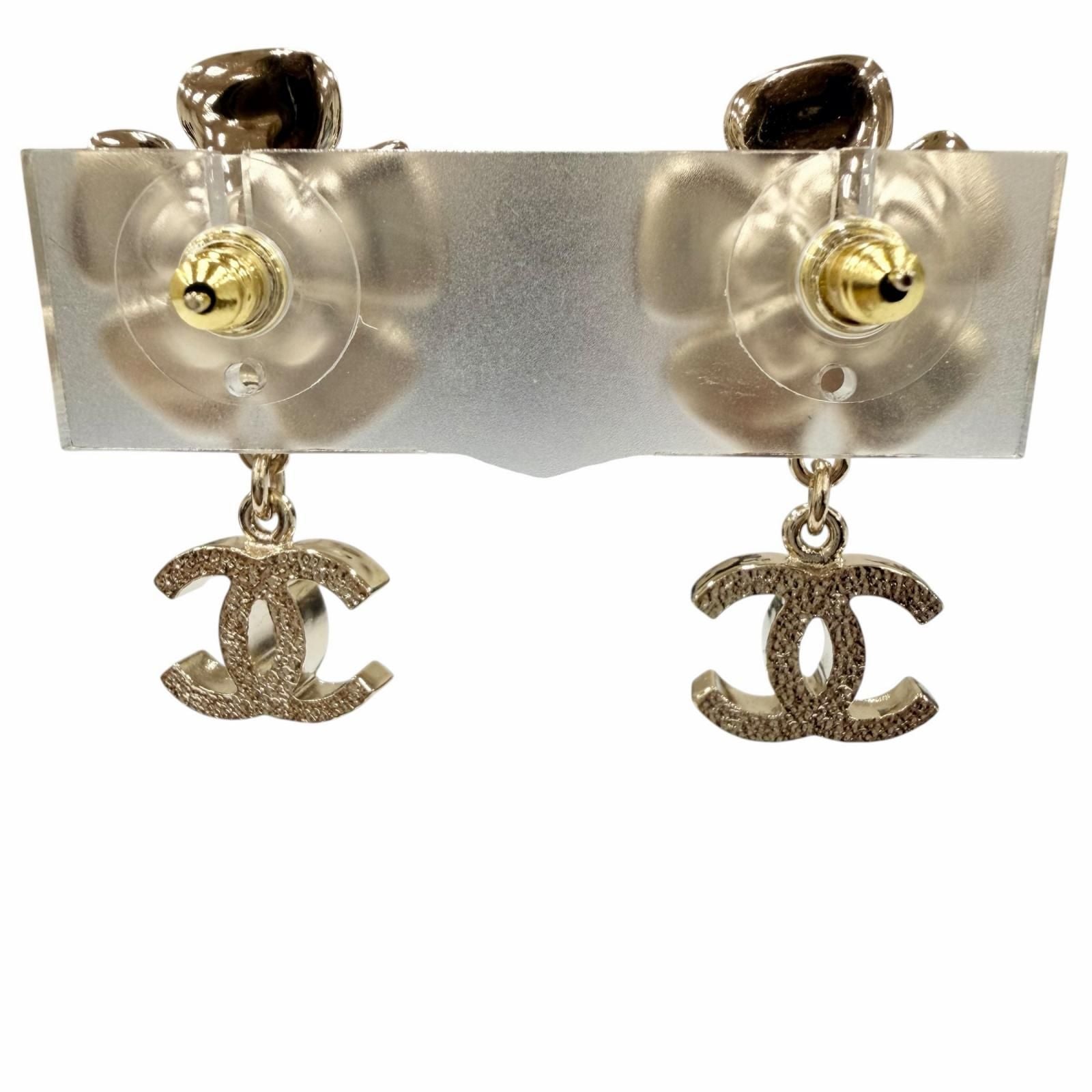 Chanel CC Logo Pearl Bijou Flower Earrings Gold — view 4