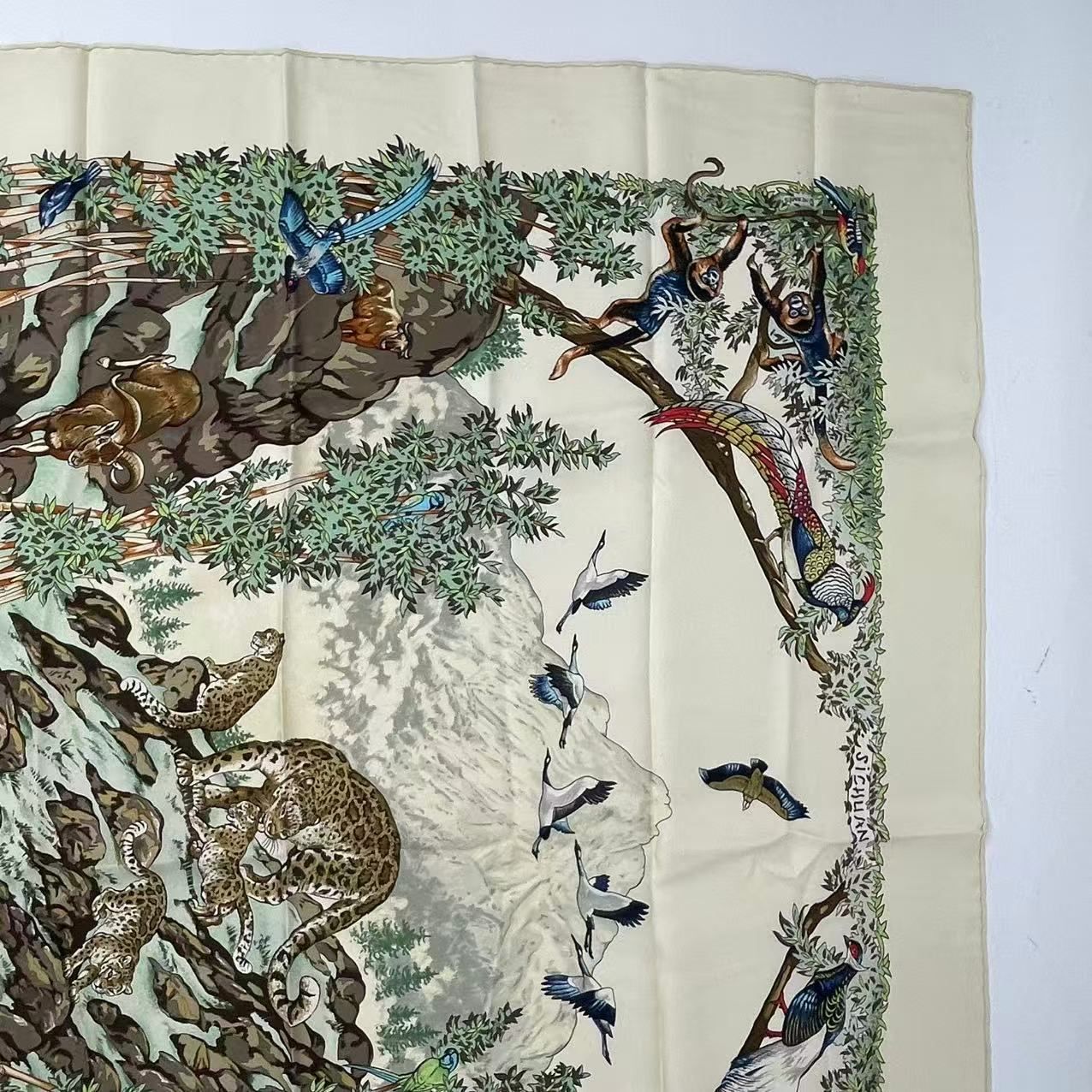 Hermes Carre 90 Sichuan Silk Scarf White — view 2