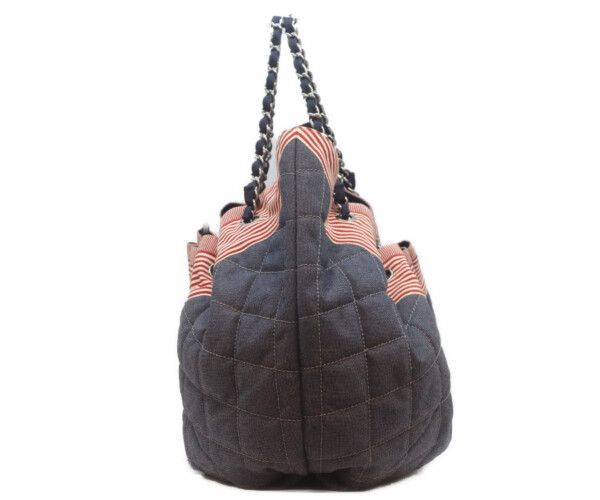 Chanel Coco Cabas GM Quilted Chain Handbag — view 4