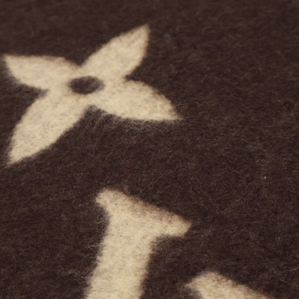 Louis Vuitton Echarpe Reykjavik Monogram Cashmere Fringe — view 7
