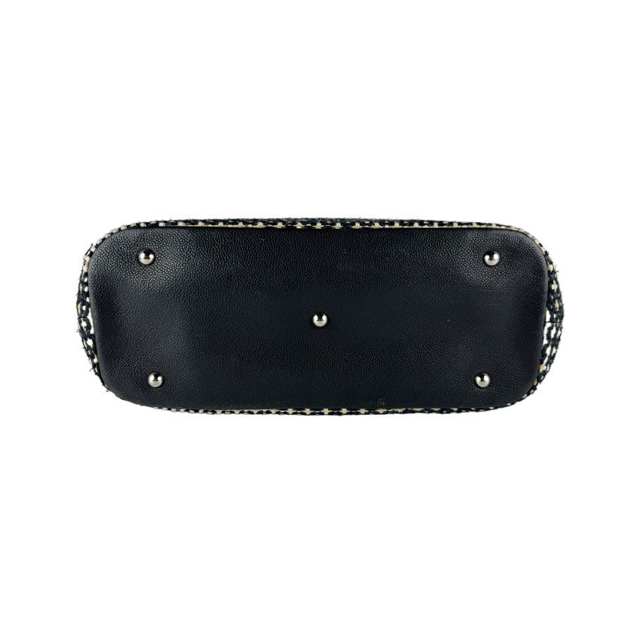 Chanel Shoulder Bag Black — view 4