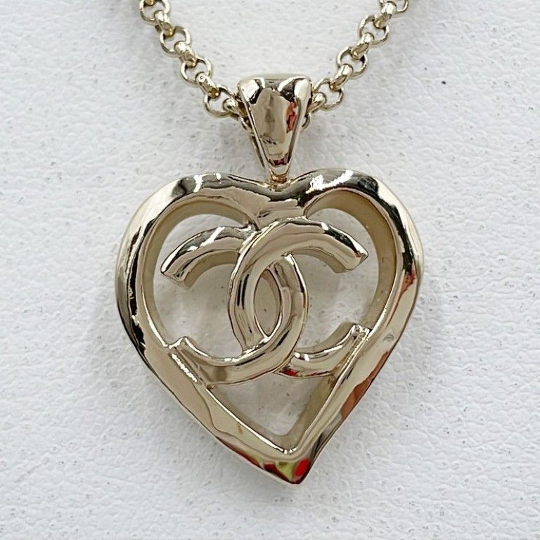 Chanel Necklace CC Logo Gold Metal — view 3