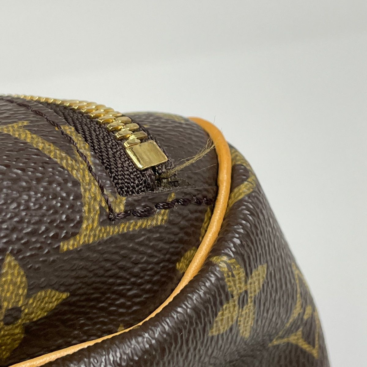 Louis Vuitton Evasion Bow Sling Bag Monogram Brown — view 4