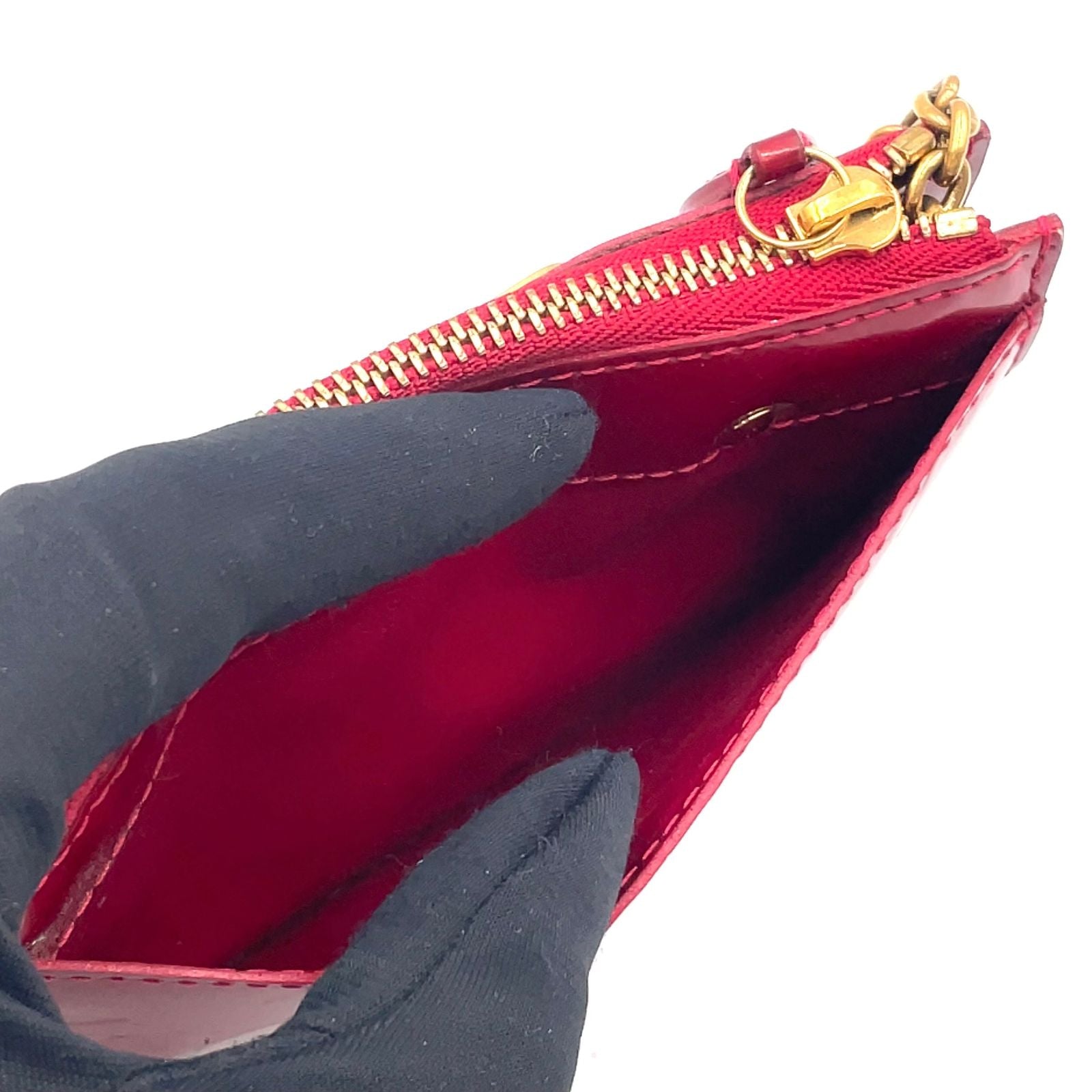 Louis Vuitton Pochette Cles Monogram Vernis Pomme D'amour Leather Enamel — view 9