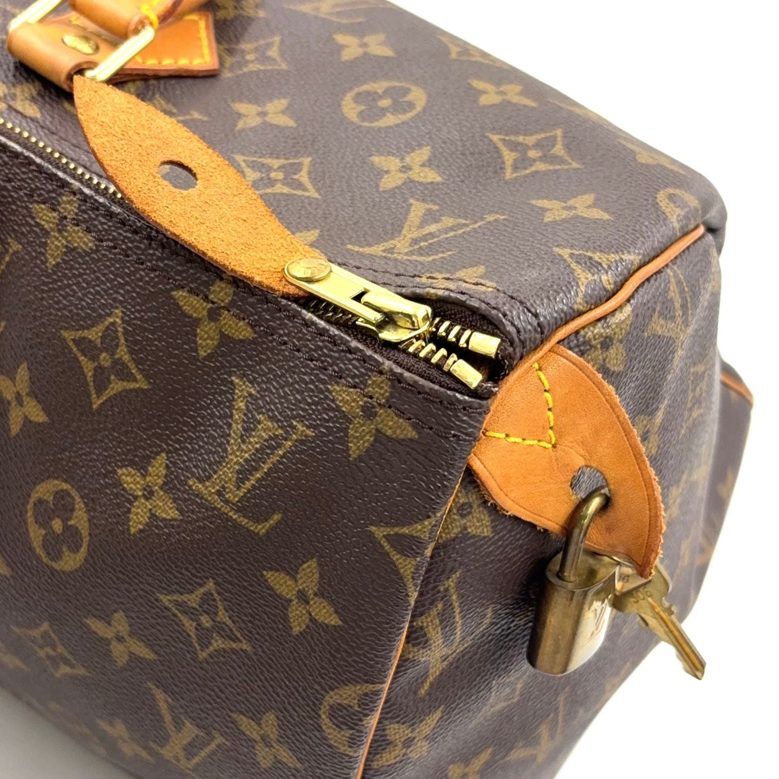 Louis Vuitton Speedy 40 Monogram Leather Brown Handbag Gold — view 9