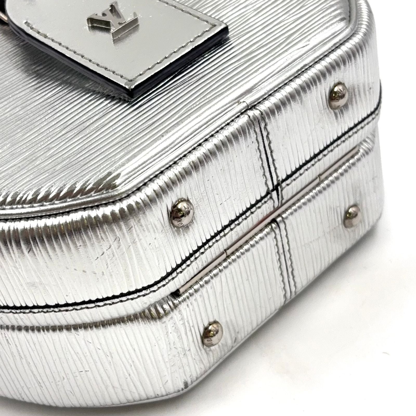 Louis Vuitton Petite Boite Chapeau Epi Shoulder Bag Leather Silver — view 9