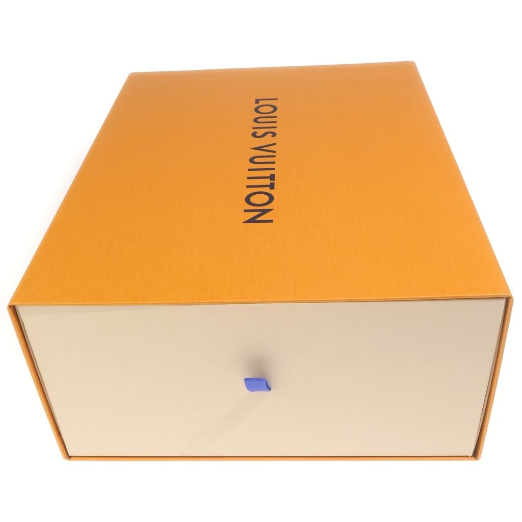 Louis Vuitton LV Classic Suede Low Cut Sneakers Beige — view 7