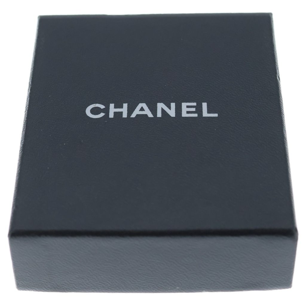 Chanel CC Logo Pearl Pin Badge Brooch White Gold — view 6