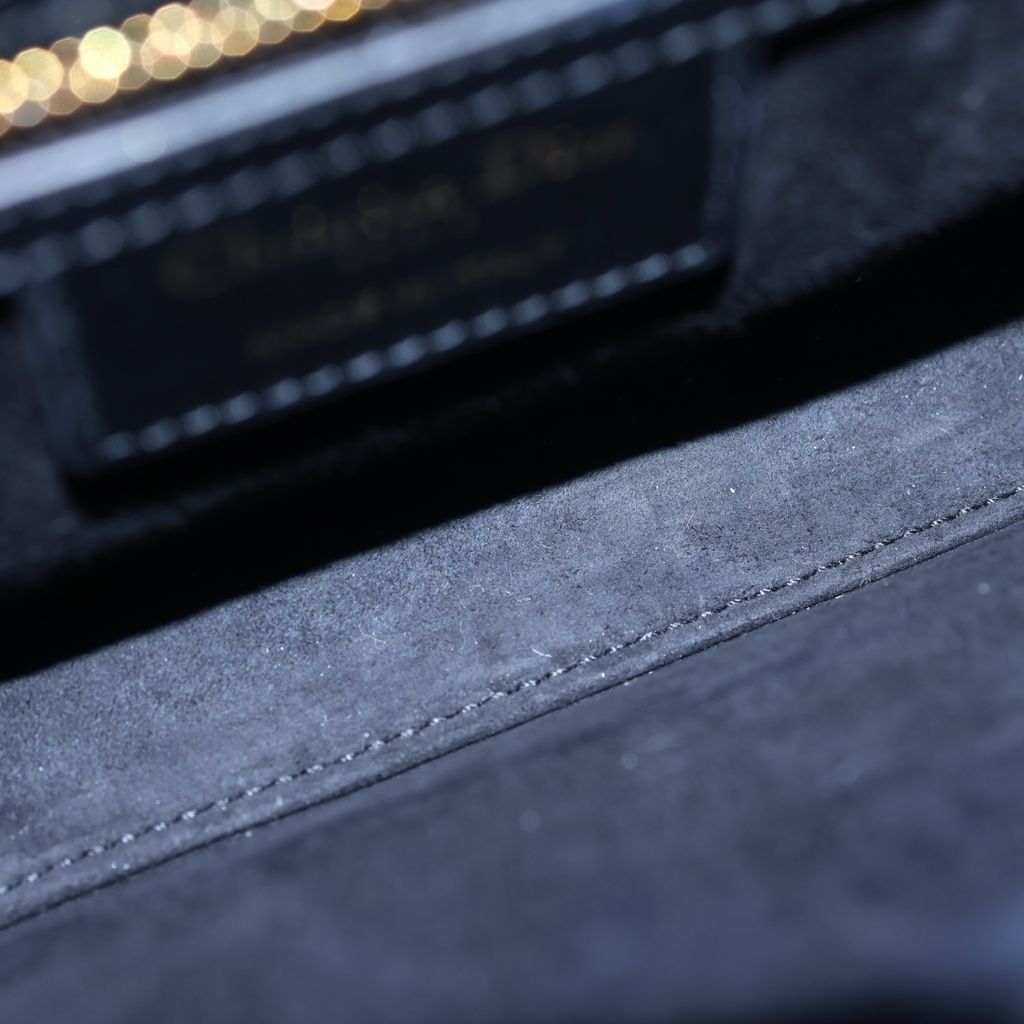 Dior Montane Avenue Shoulder Bag Calfskin Gold Black — view 5