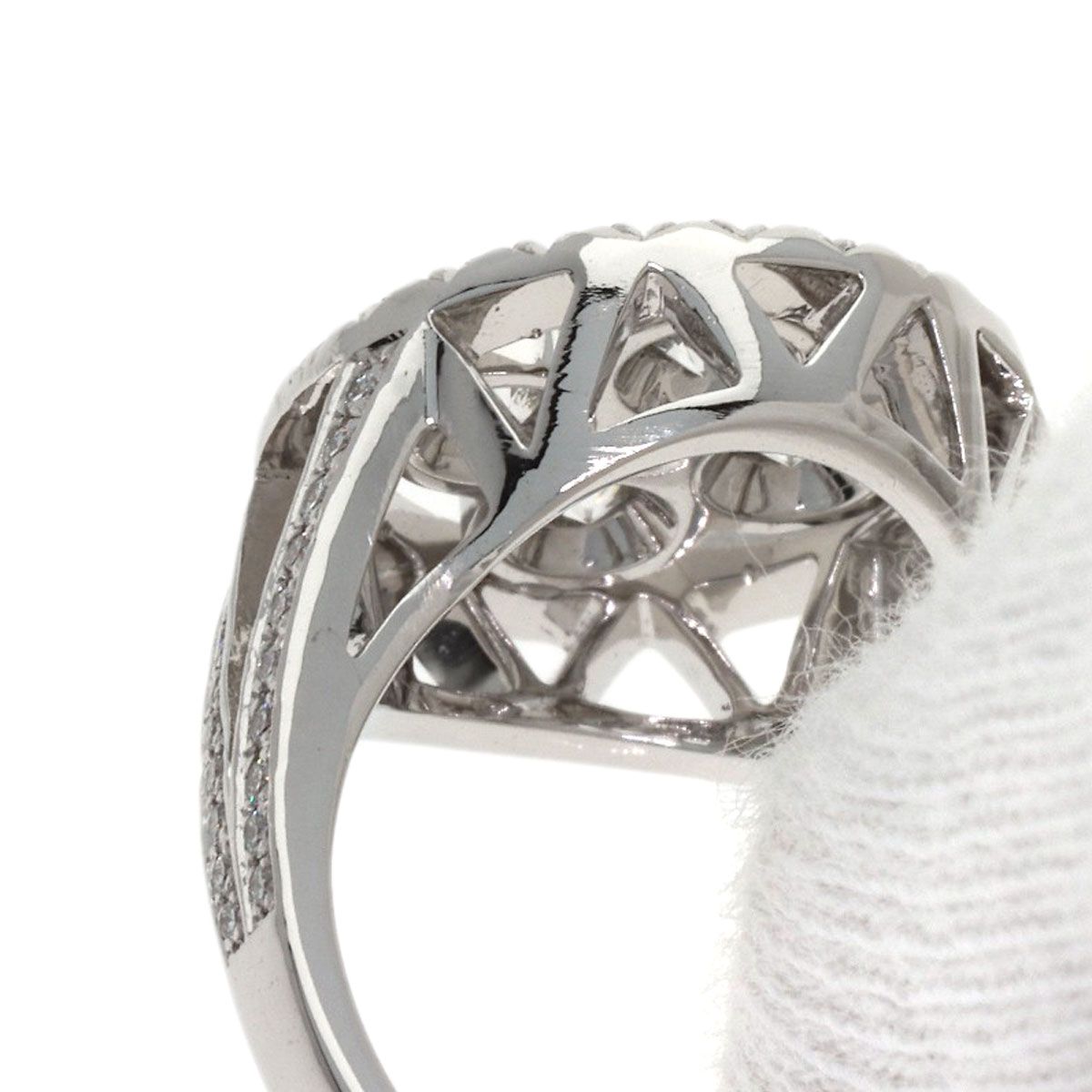Louis Vuitton Bague Blossom GM Diamond 50 Ring 18k White Gold — view 9
