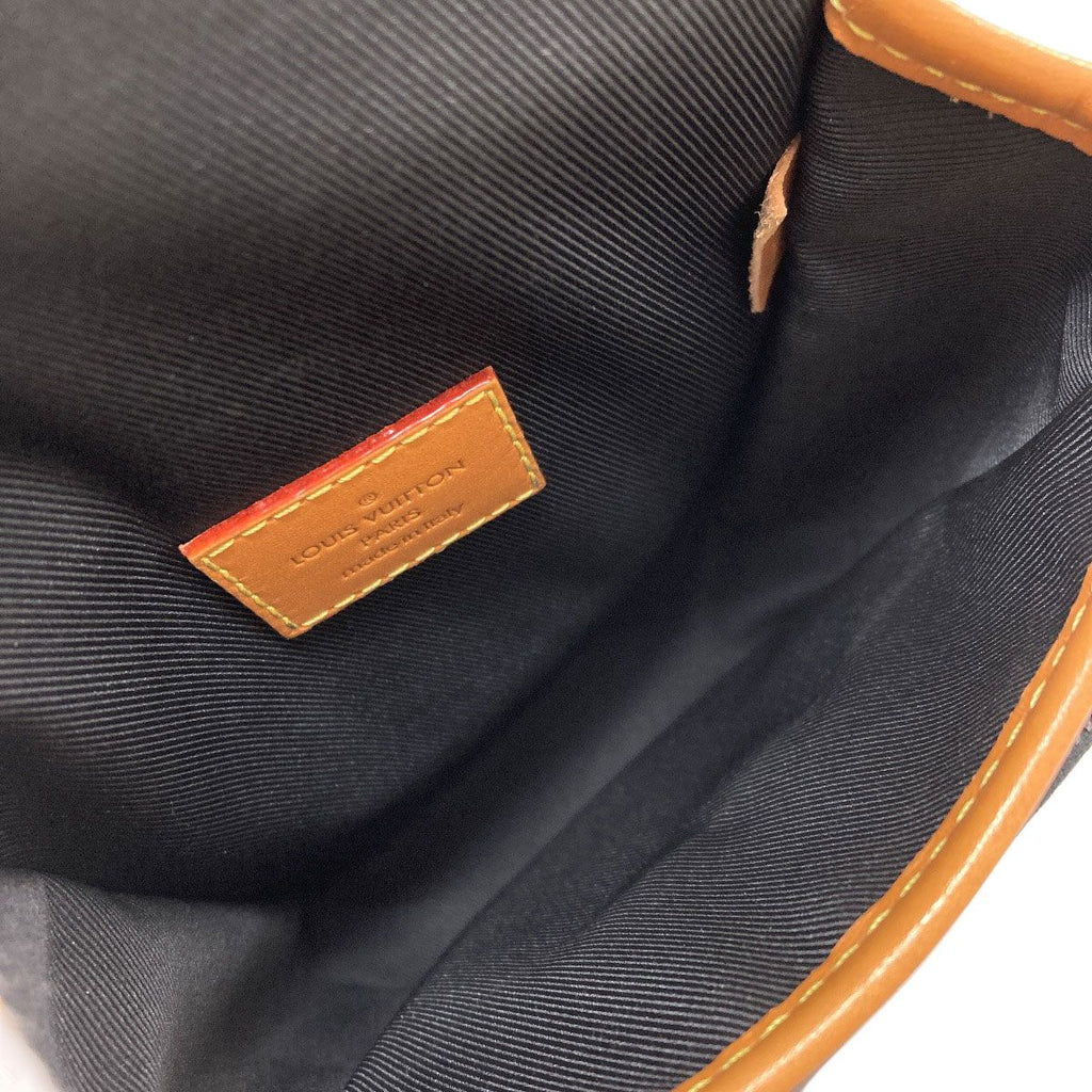 Louis Vuitton Amazon Messenger Shoulder Bag Monogram Canvas Damier Giant — view 5