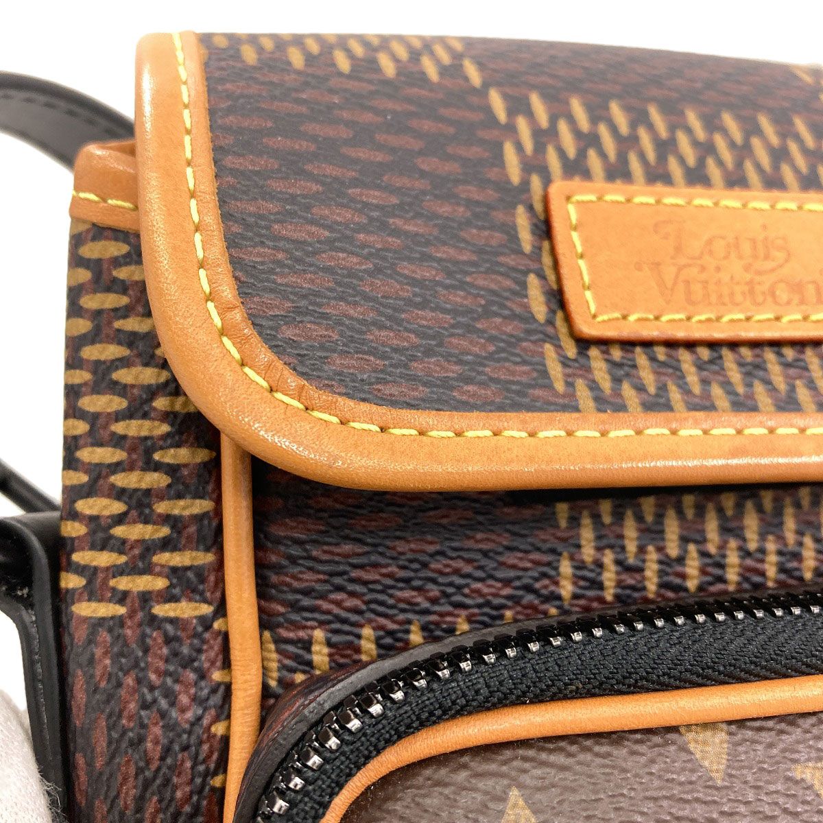 Louis Vuitton Amazon Messenger Shoulder Bag Monogram Canvas Damier Giant — view 8