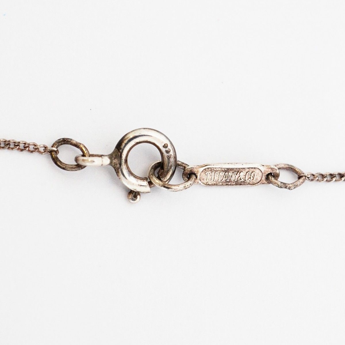 Tiffany & Co Necklace Heart Ribbon 18k Yellow Gold Silver — view 4