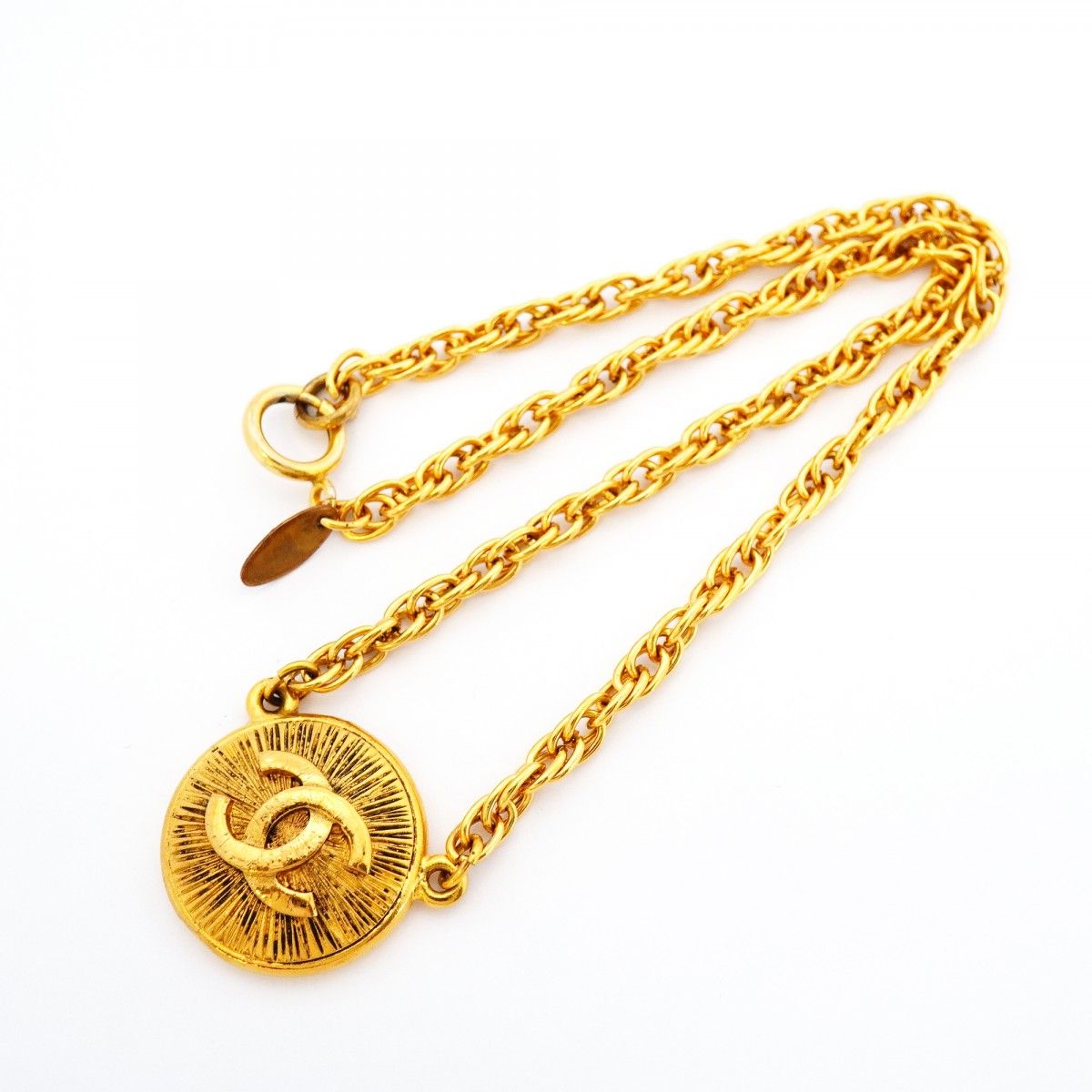 Chanel Necklace Vintage CC Logo Round — view 3