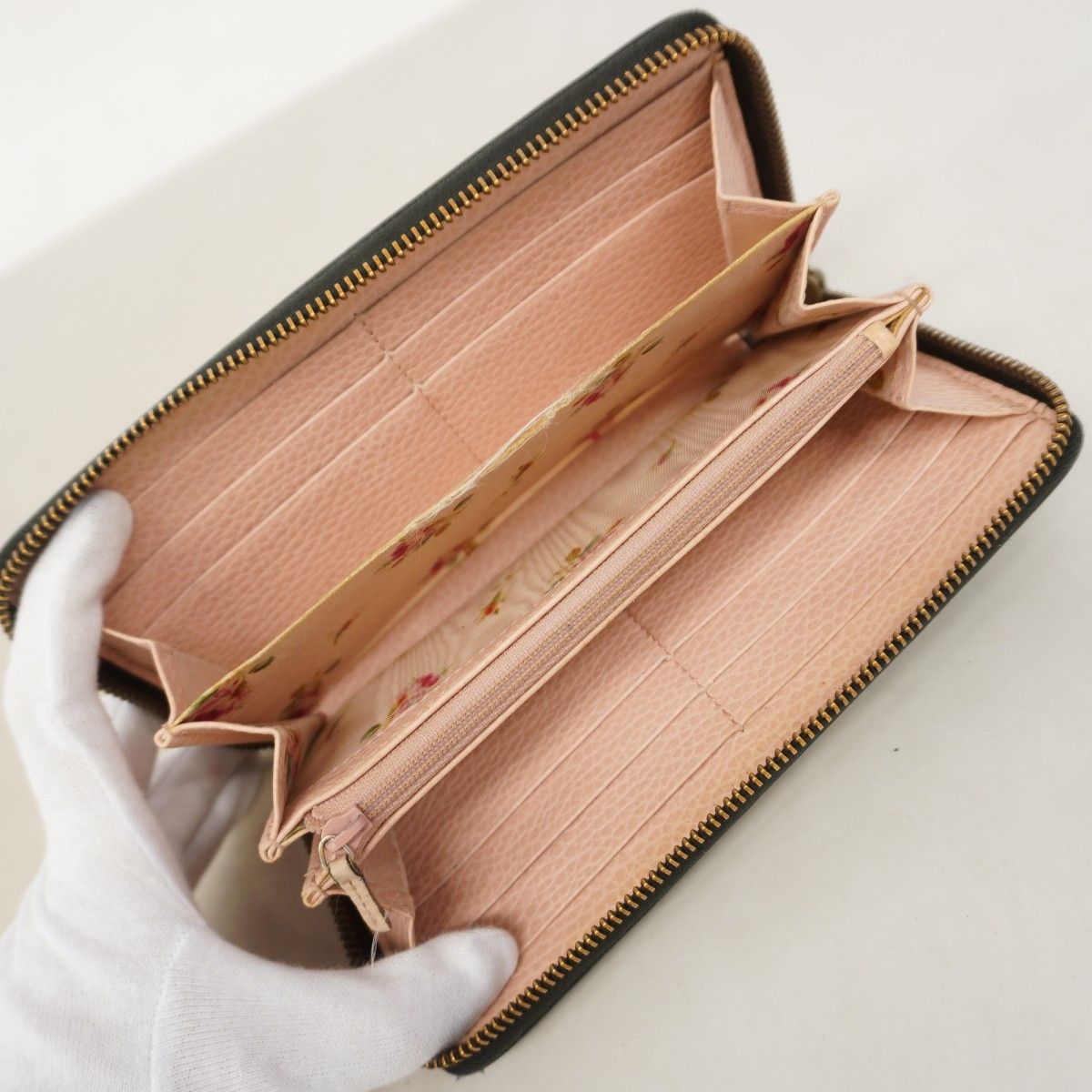 Gucci Wallet GG Marmont Leather Black Gold — view 3