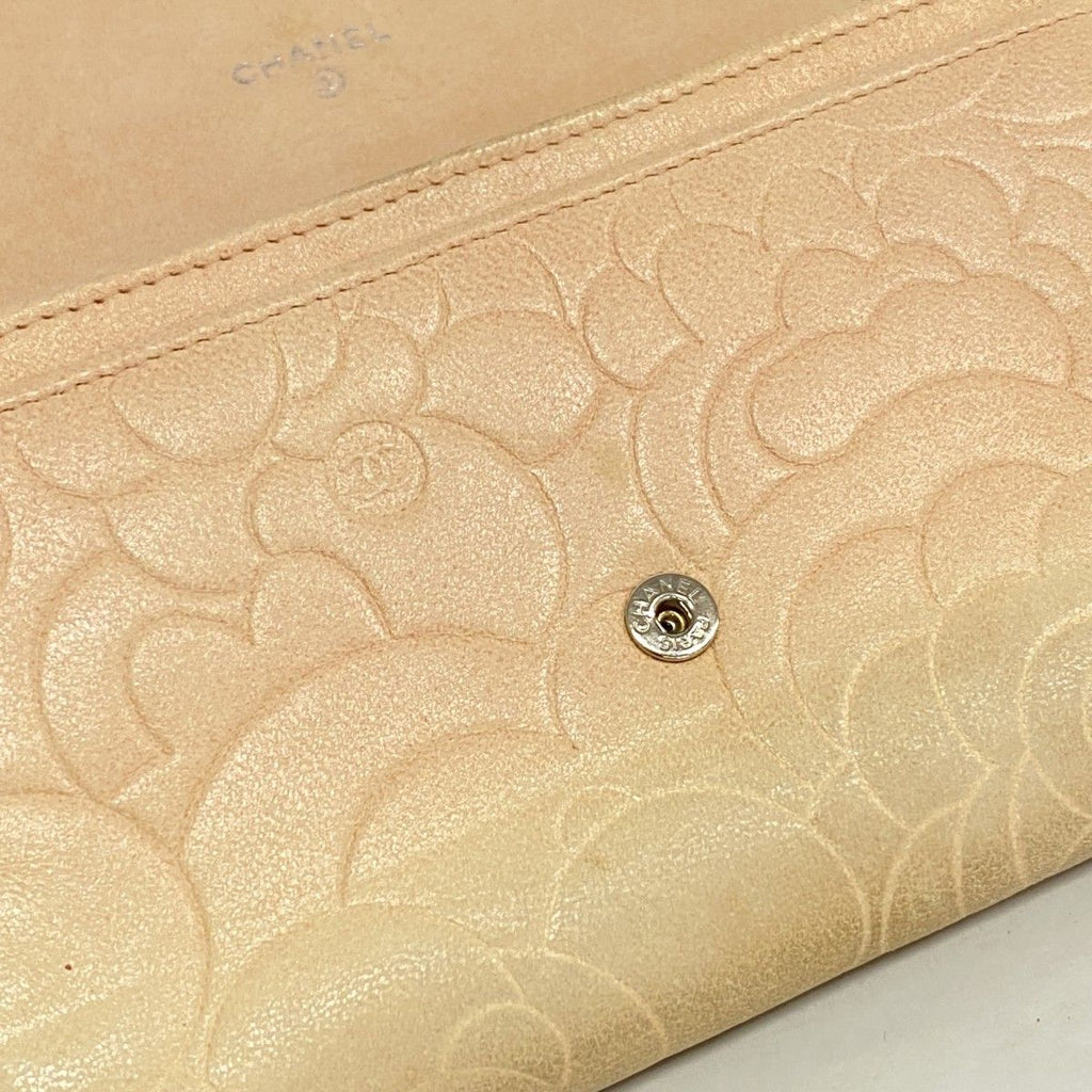 Chanel Wallet Camellia Lambskin Beige Silver — view 8