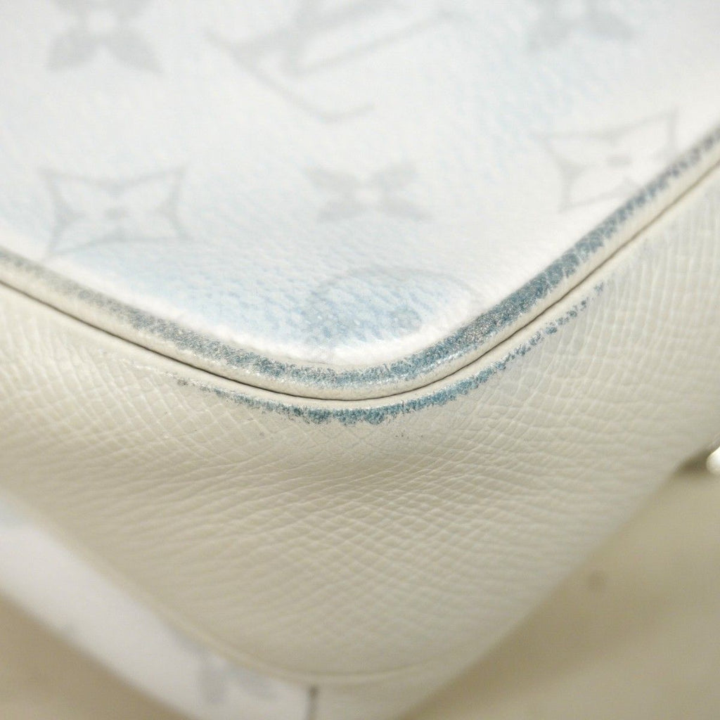 Louis Vuitton Shoulder Bag Taigarama Outdoor Messenger PM Antarctica — view 6