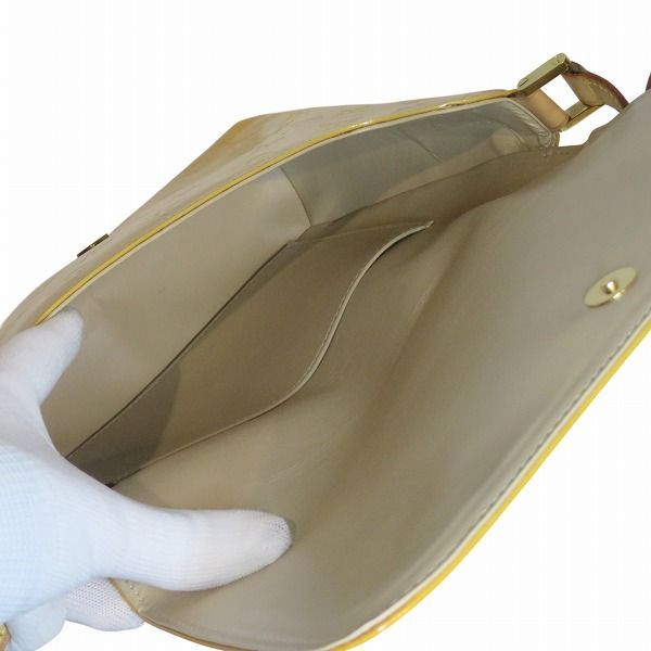 Louis Vuitton Vernis Thompson Street Shoulder — view 5
