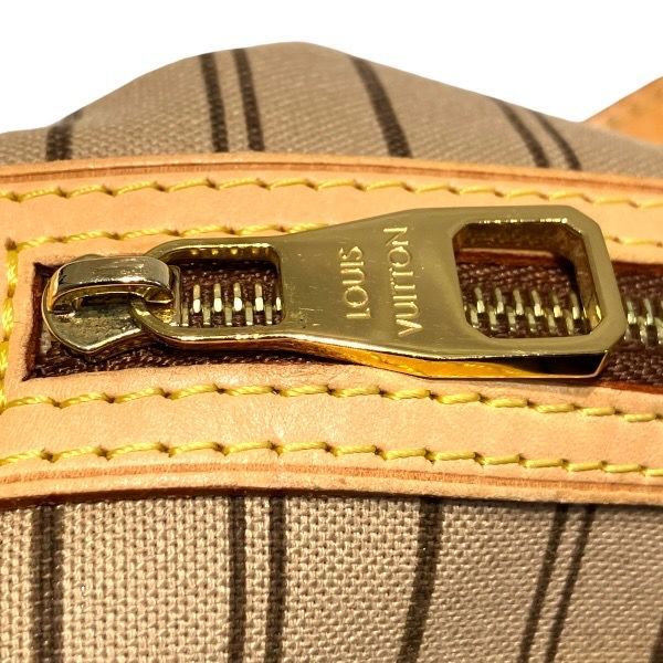 Louis Vuitton Monogram Vintage Delightful PM Shoulder — view 9