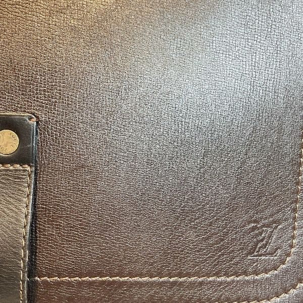 Louis Vuitton Utah Omaha Messenger — view 9