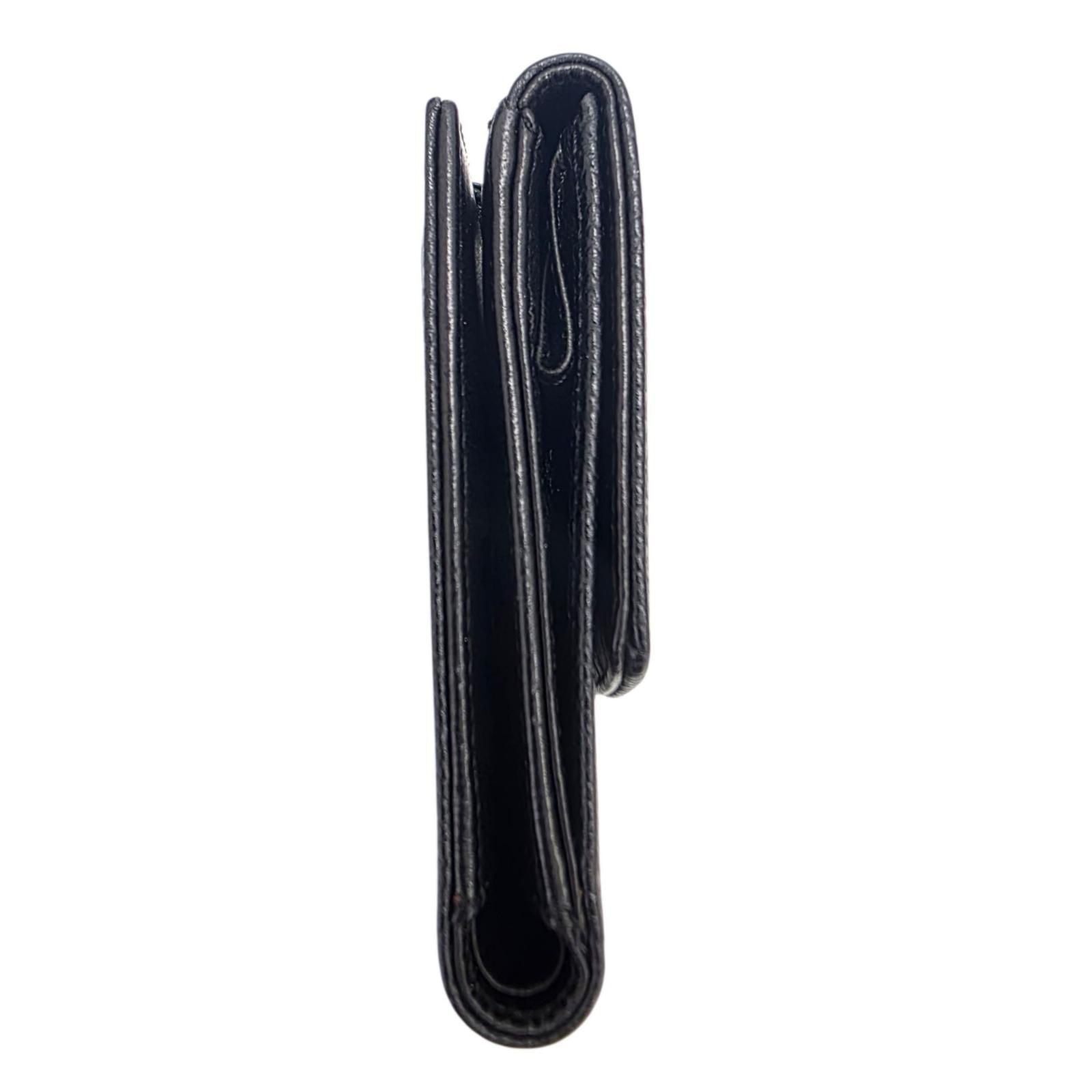 Chanel Hook Bifold Wallet — view 3